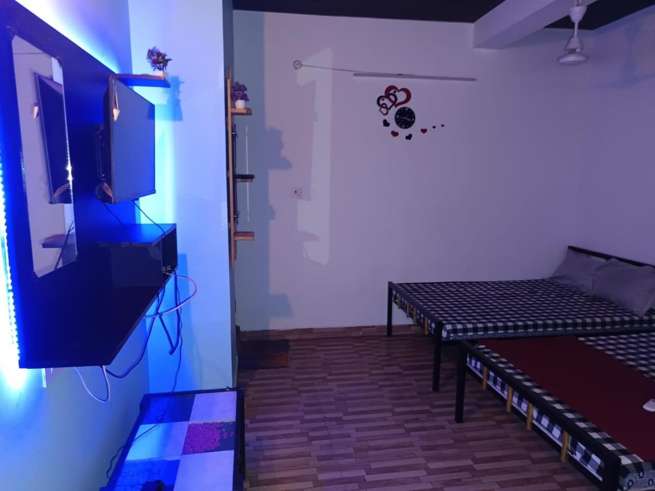 Seasons Four Guest House Pondicherry Exterior photo